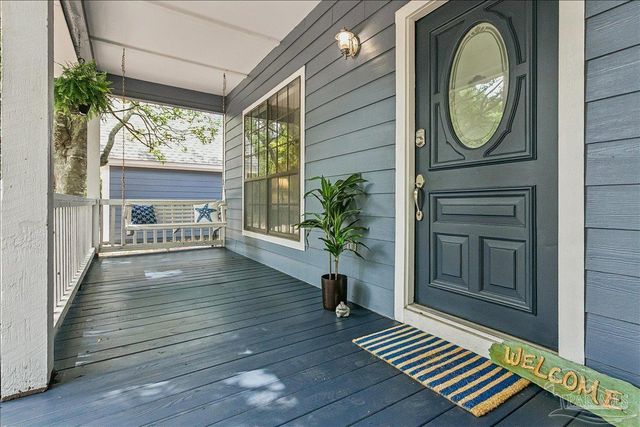 1515 Oak Shore Dr, Gulf Breeze, FL 32563