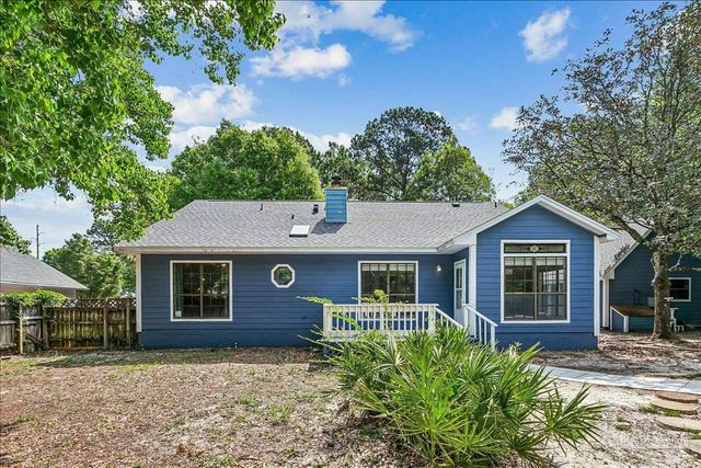 1515 Oak Shore Dr, Gulf Breeze, FL 32563