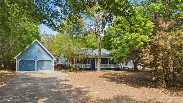1515 Oak Shore Dr, Gulf Breeze, FL 32563