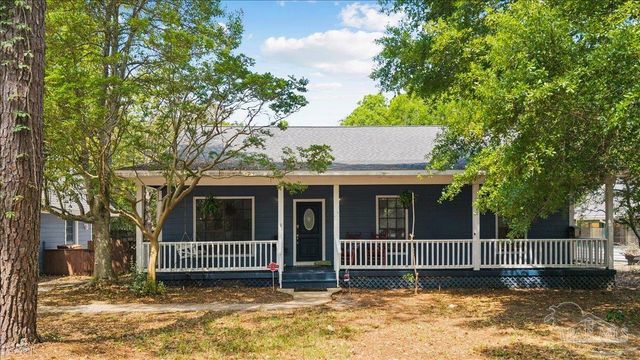 1515 Oak Shore Dr, Gulf Breeze, FL 32563