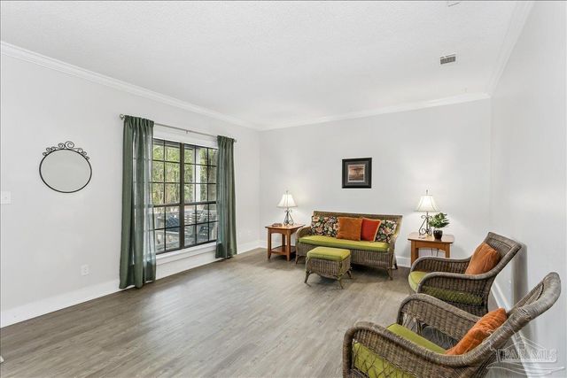 1515 Oak Shore Dr, Gulf Breeze, FL 32563
