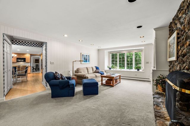 1 Homestead Circle, Andover, MA 01810