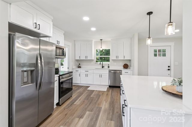 37598 Mountain Creek Road, New London, NC 28127