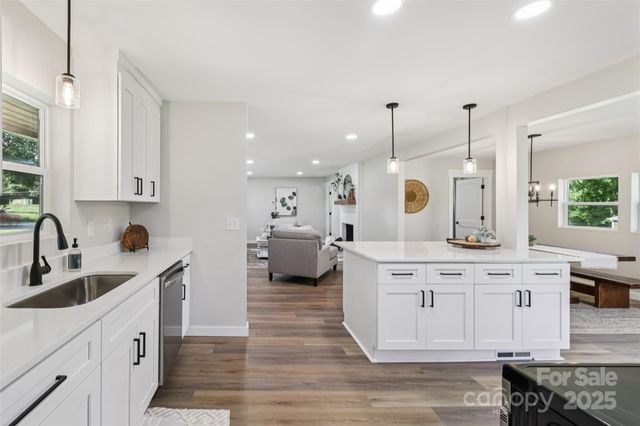 37598 Mountain Creek Road, New London, NC 28127