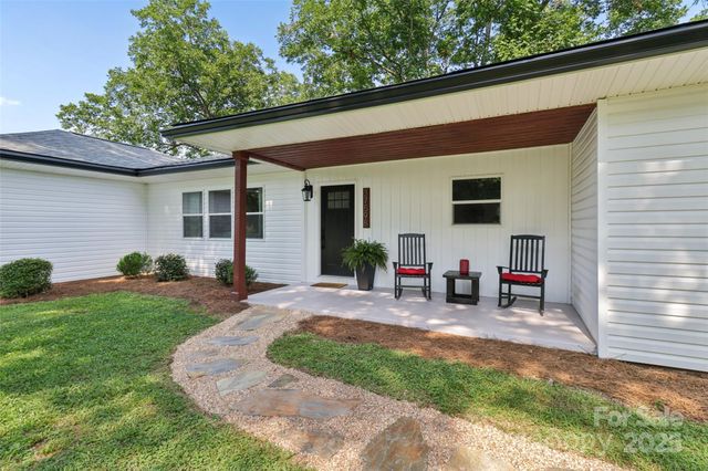 37598 Mountain Creek Road, New London, NC 28127