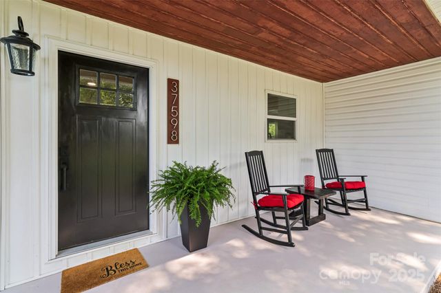 37598 Mountain Creek Road, New London, NC 28127
