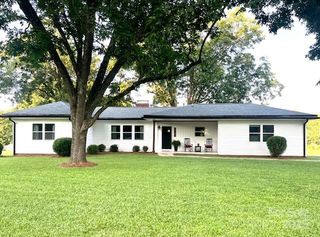 37598 Mountain Creek Road, New London, NC 28127