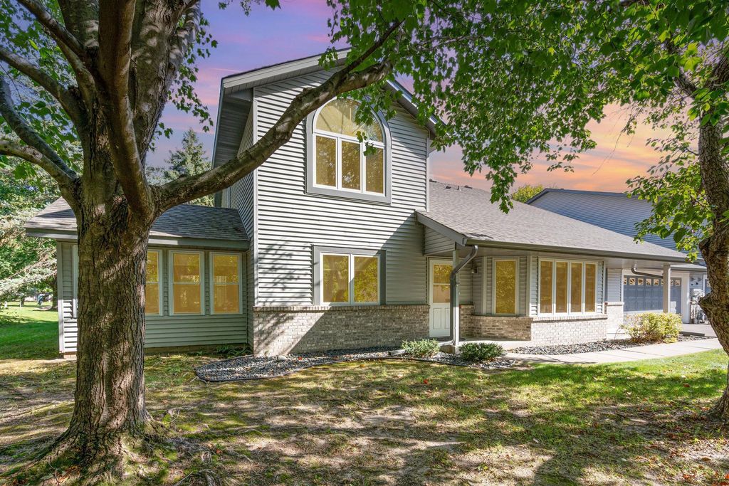 2523 Sumac Ridge, White Bear Lake, MN 55110