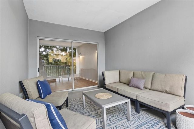 275 13th Street NE 210, Atlanta, GA 30309