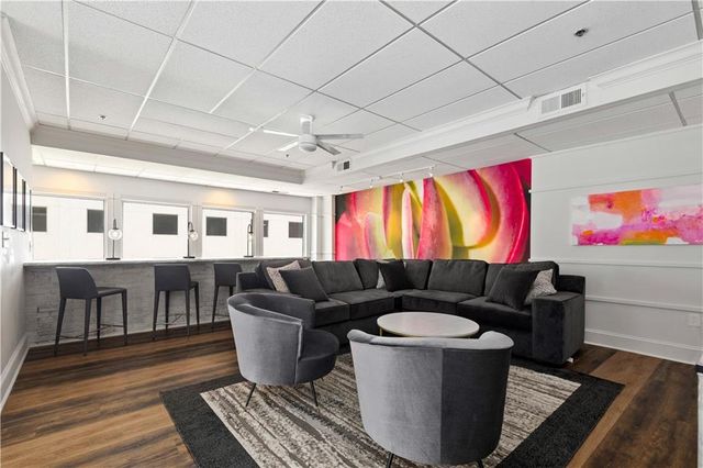 275 13th Street NE 210, Atlanta, GA 30309