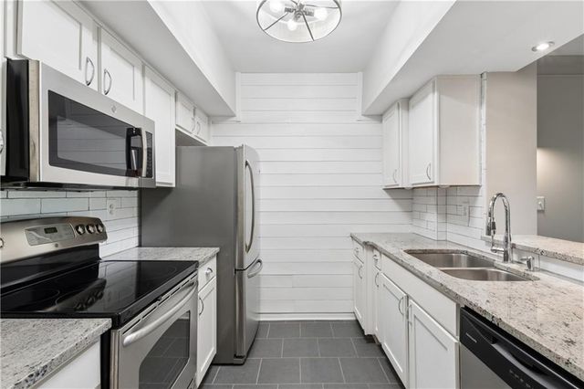 275 13th Street NE 210, Atlanta, GA 30309