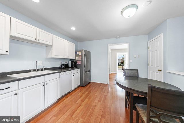 12 DALE CT, Wilmington, DE 19810