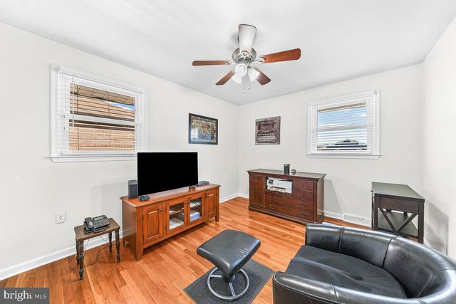 12 DALE CT, Wilmington, DE 19810