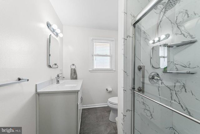 12 DALE CT, Wilmington, DE 19810