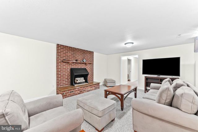 12 DALE CT, Wilmington, DE 19810