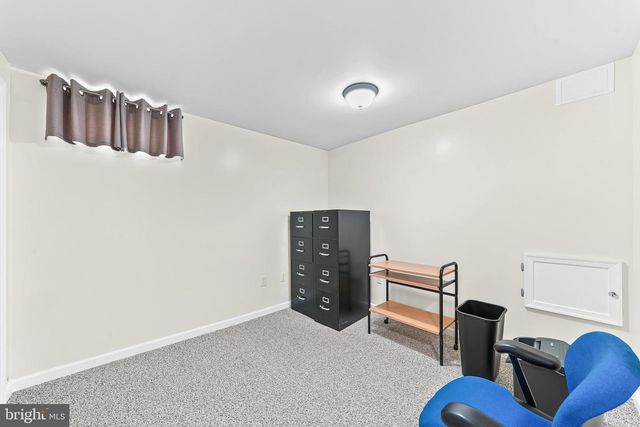 12 DALE CT, Wilmington, DE 19810