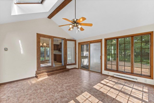 2490 Keats DRIVE, Brookfield, WI 53045