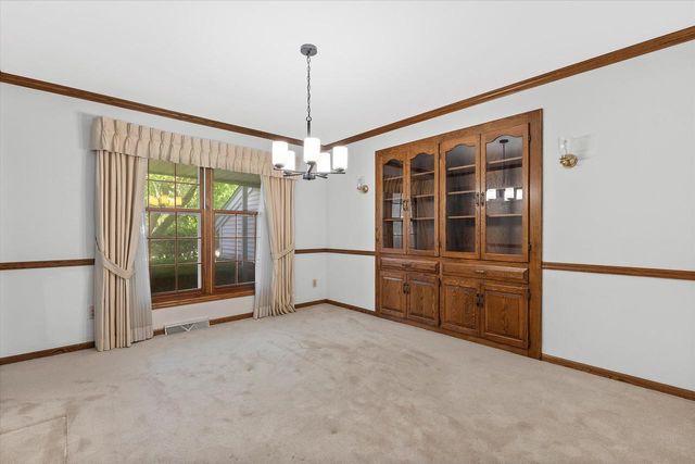 2490 Keats DRIVE, Brookfield, WI 53045