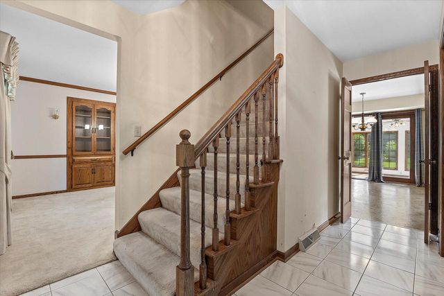 2490 Keats DRIVE, Brookfield, WI 53045