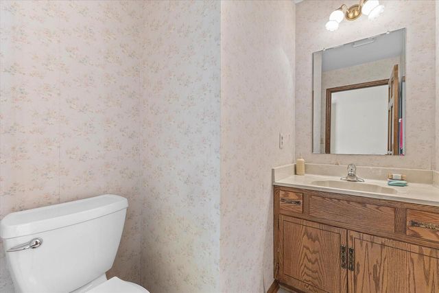 2490 Keats DRIVE, Brookfield, WI 53045