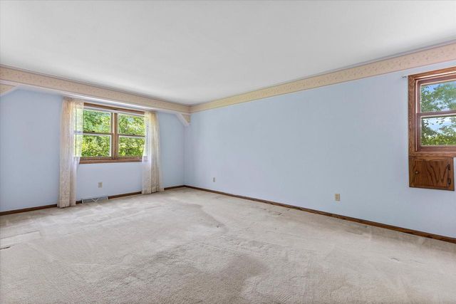 2490 Keats DRIVE, Brookfield, WI 53045