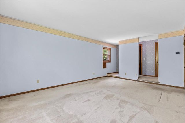 2490 Keats DRIVE, Brookfield, WI 53045