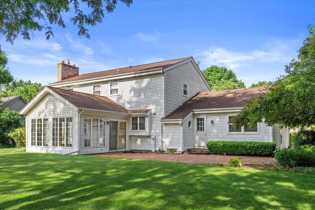 2490 Keats DRIVE, Brookfield, WI 53045