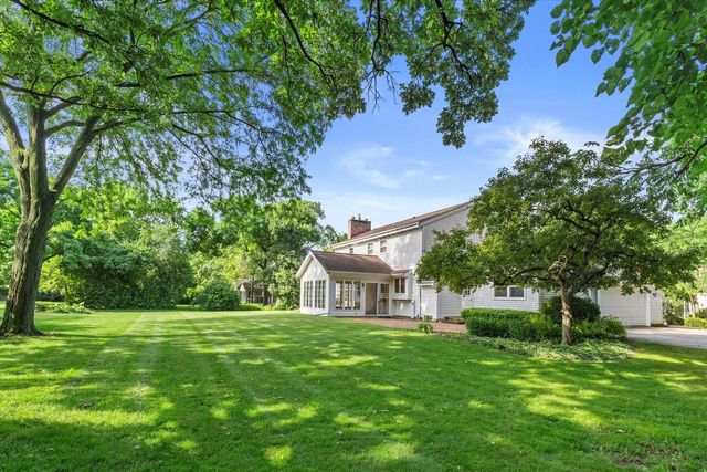 2490 Keats DRIVE, Brookfield, WI 53045