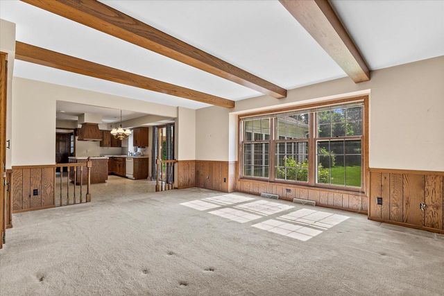 2490 Keats DRIVE, Brookfield, WI 53045