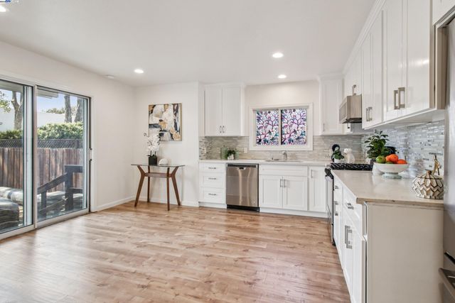 1900 Chestnut Street, Santa Clara, CA 95054