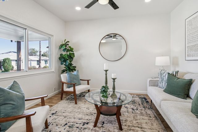 1900 Chestnut Street, Santa Clara, CA 95054