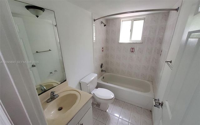 5810 W 18th Lane 101, Hialeah, FL 33012