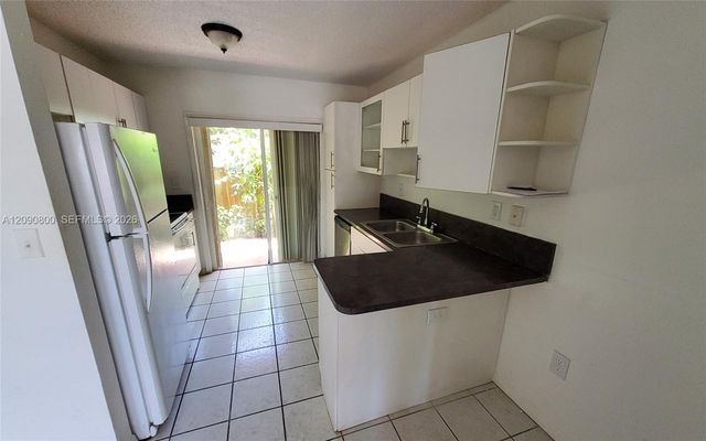 5810 W 18th Lane 101, Hialeah, FL 33012
