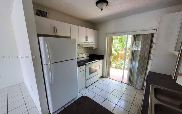 5810 W 18th Lane 101, Hialeah, FL 33012
