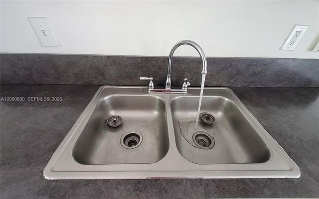 5810 W 18th Lane 101, Hialeah, FL 33012