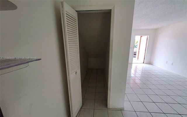5810 W 18th Lane 101, Hialeah, FL 33012