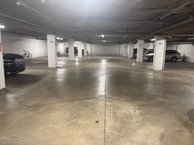 19710 W 13 Mile Road 111, Beverly Hills, MI 48025