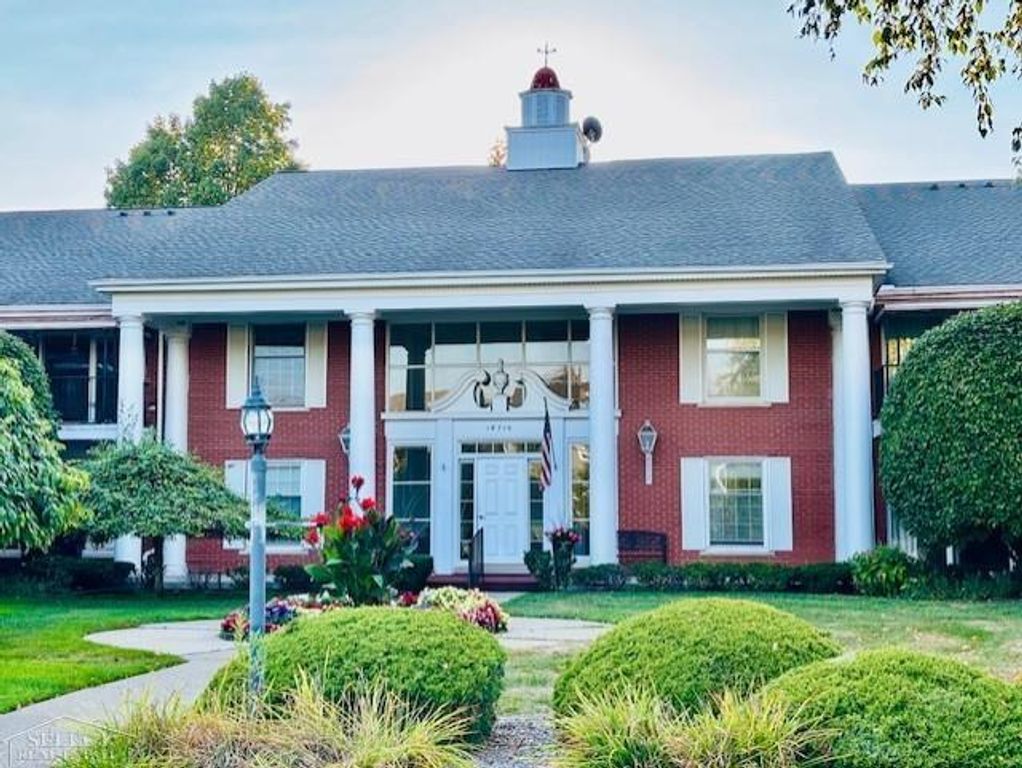 19710 W 13 Mile Road 111, Beverly Hills, MI 48025