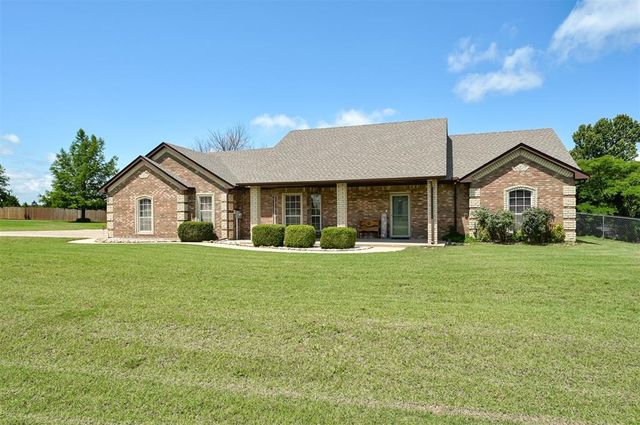 121 Eagle Lake Lane, Newcastle, OK 73065
