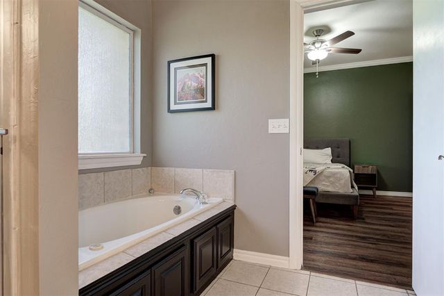121 Eagle Lake Lane, Newcastle, OK 73065