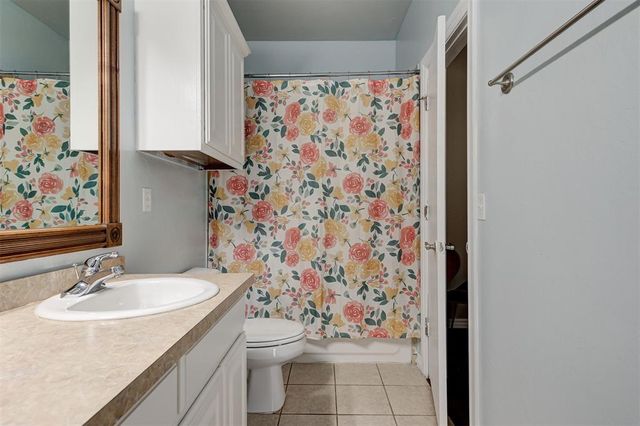 121 Eagle Lake Lane, Newcastle, OK 73065