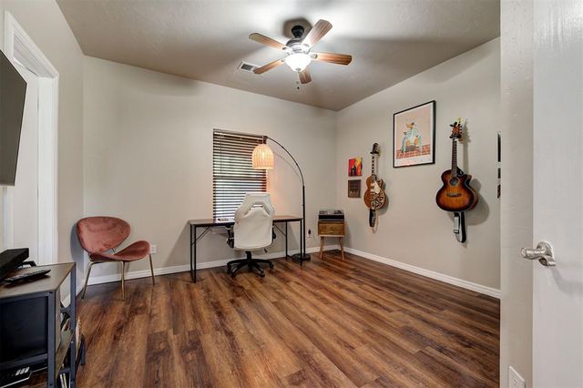 121 Eagle Lake Lane, Newcastle, OK 73065