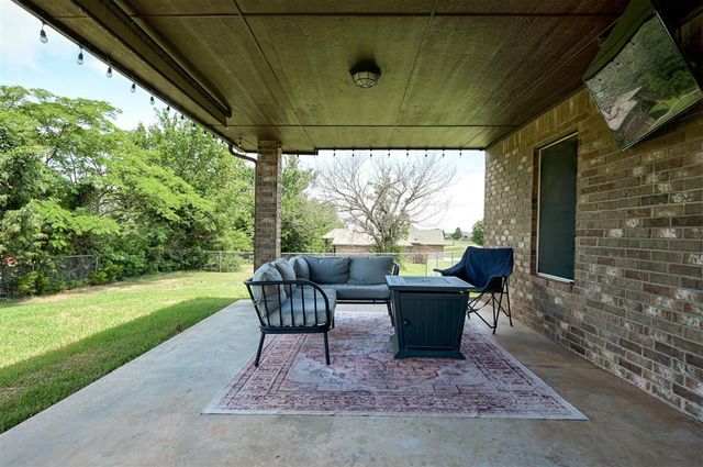 121 Eagle Lake Lane, Newcastle, OK 73065