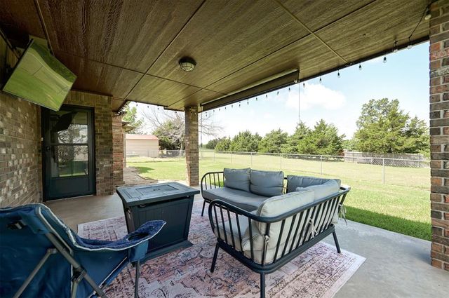 121 Eagle Lake Lane, Newcastle, OK 73065