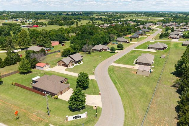 121 Eagle Lake Lane, Newcastle, OK 73065