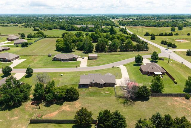 121 Eagle Lake Lane, Newcastle, OK 73065
