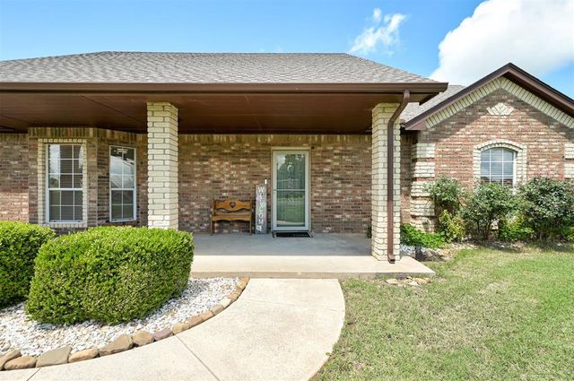 121 Eagle Lake Lane, Newcastle, OK 73065