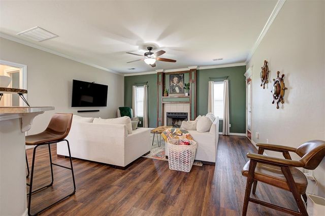 121 Eagle Lake Lane, Newcastle, OK 73065