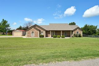 121 Eagle Lake Lane, Newcastle, OK 73065
