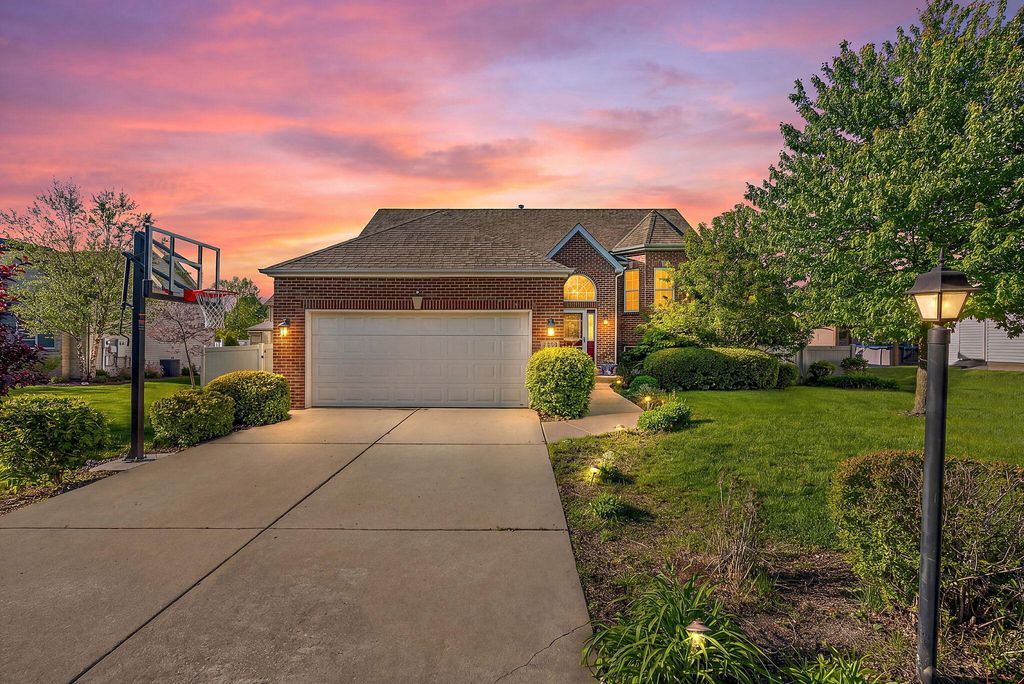 7310 E 103rd Avenue, Crown Point, IN 46307